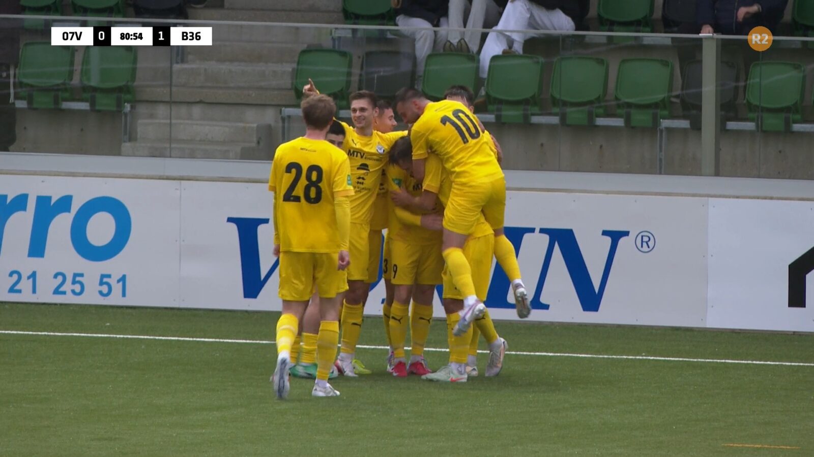 Stríðið um 4. plássið harnaði