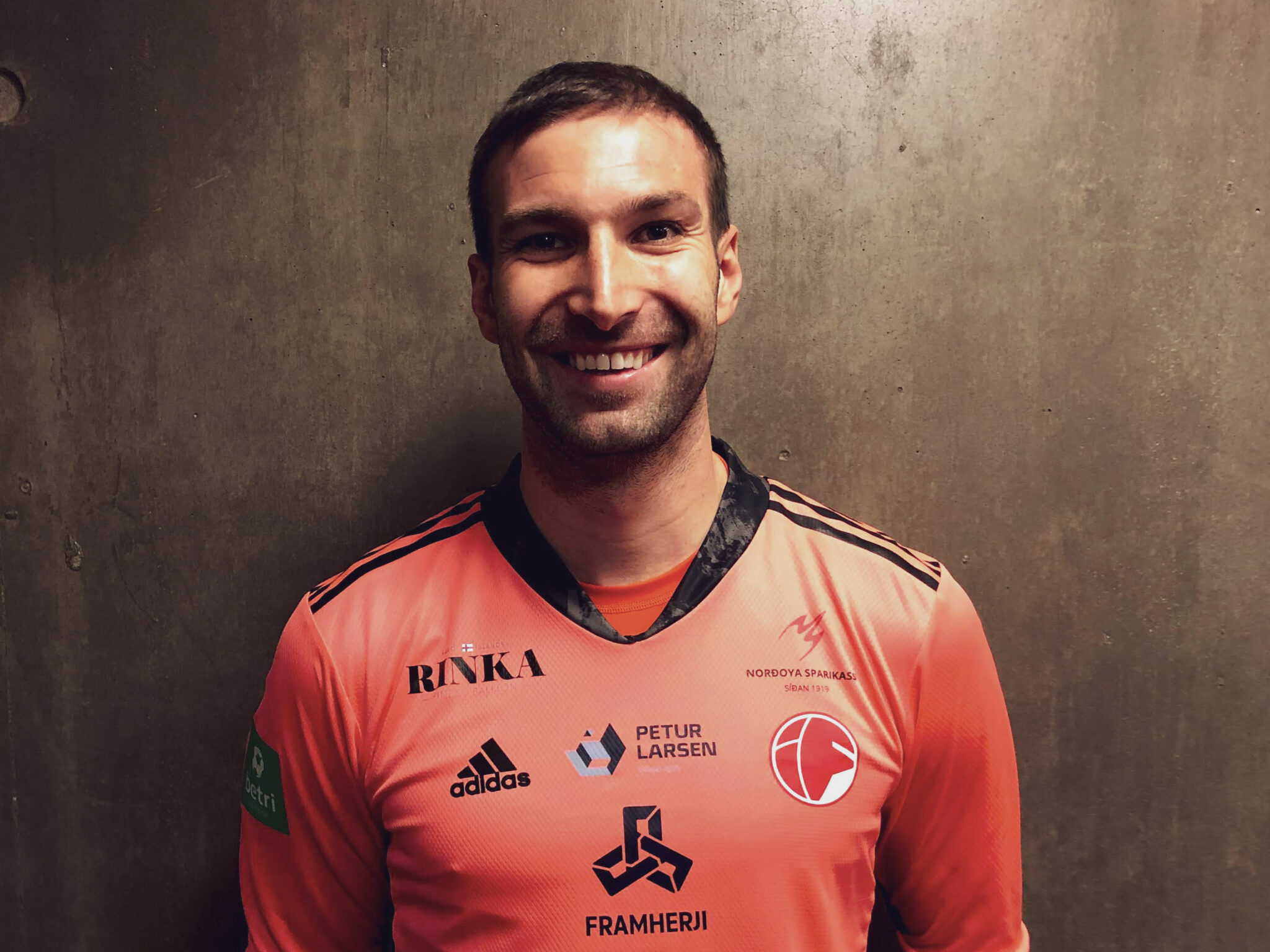 Milos Budakovic skiftir felag