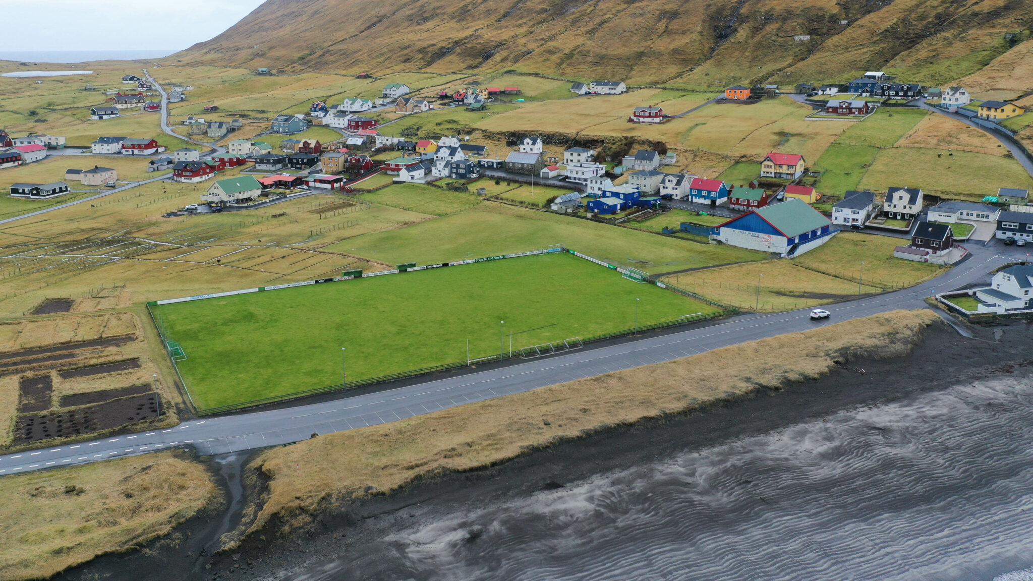 Royn og MB flyta í 2.deild