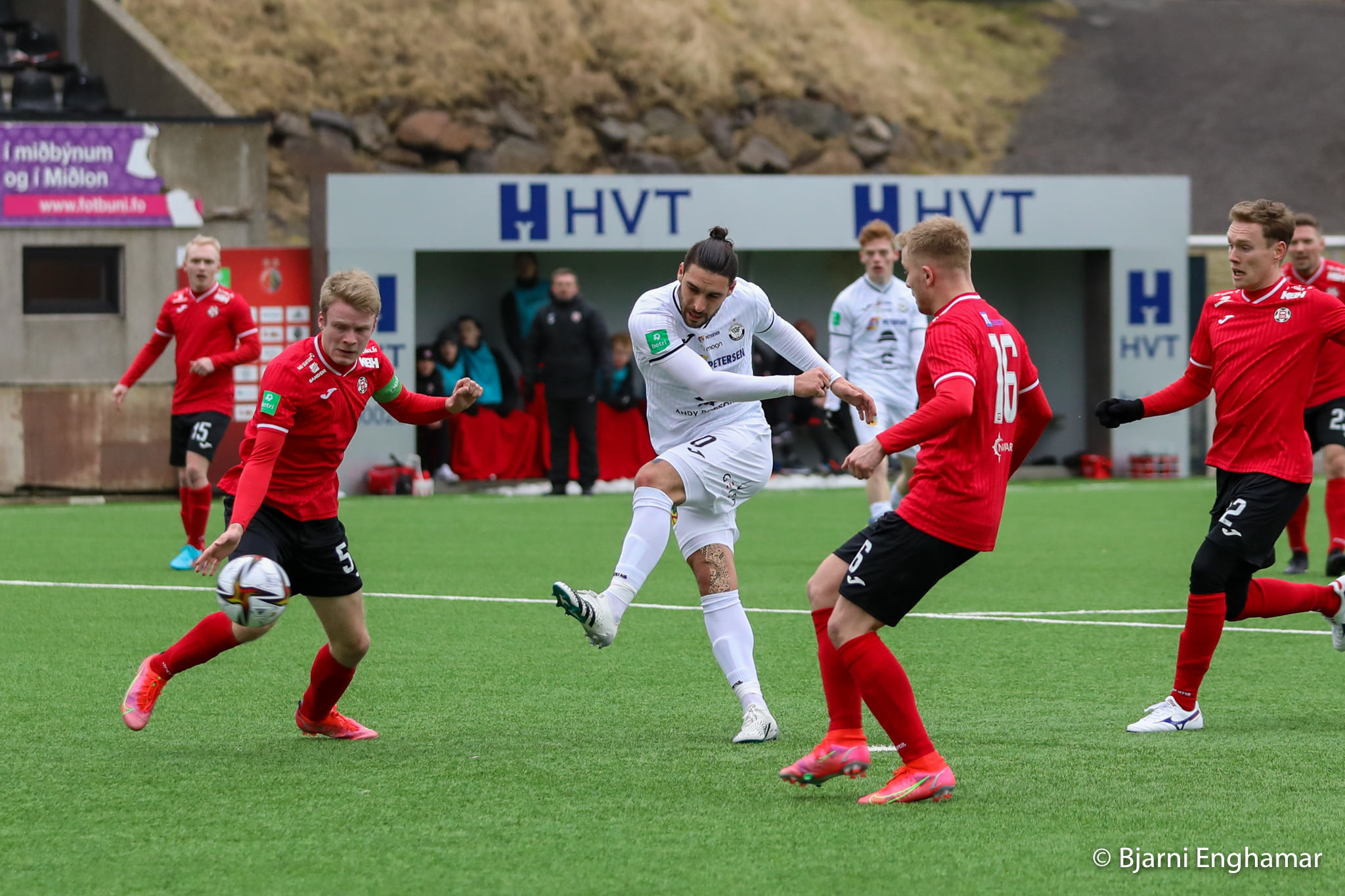 Uros Stojanov skiftir møguliga felag í summar