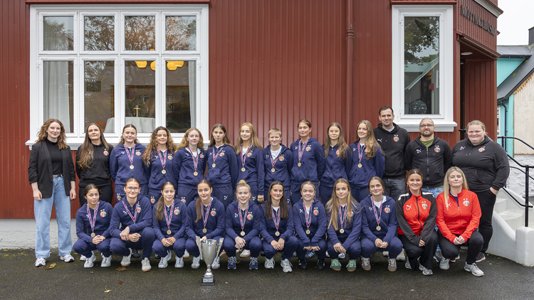 Steypavinnararnir hjá HB á vitjan hjá Tórshavnar kommunu