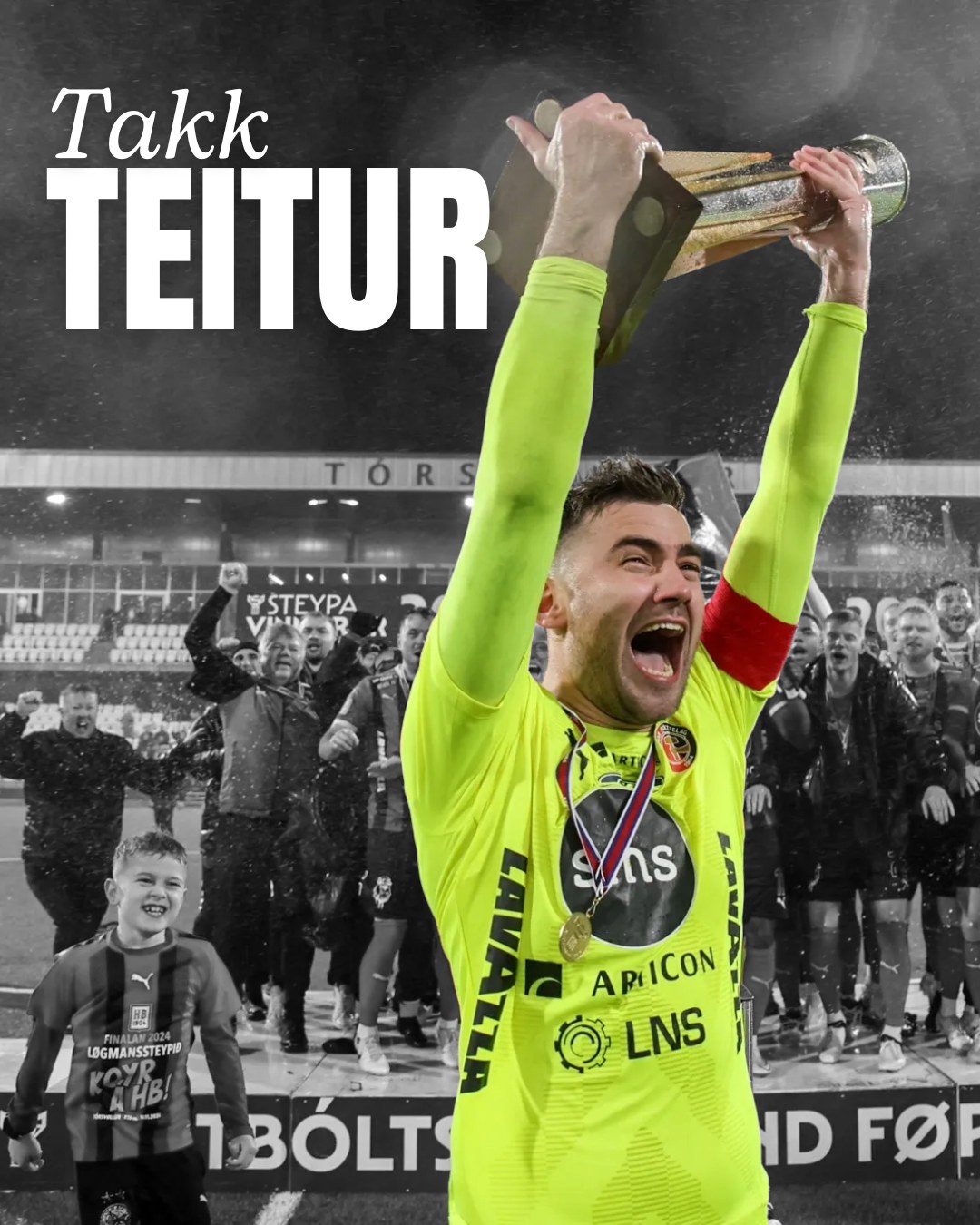 Teitur takkar fyri seg