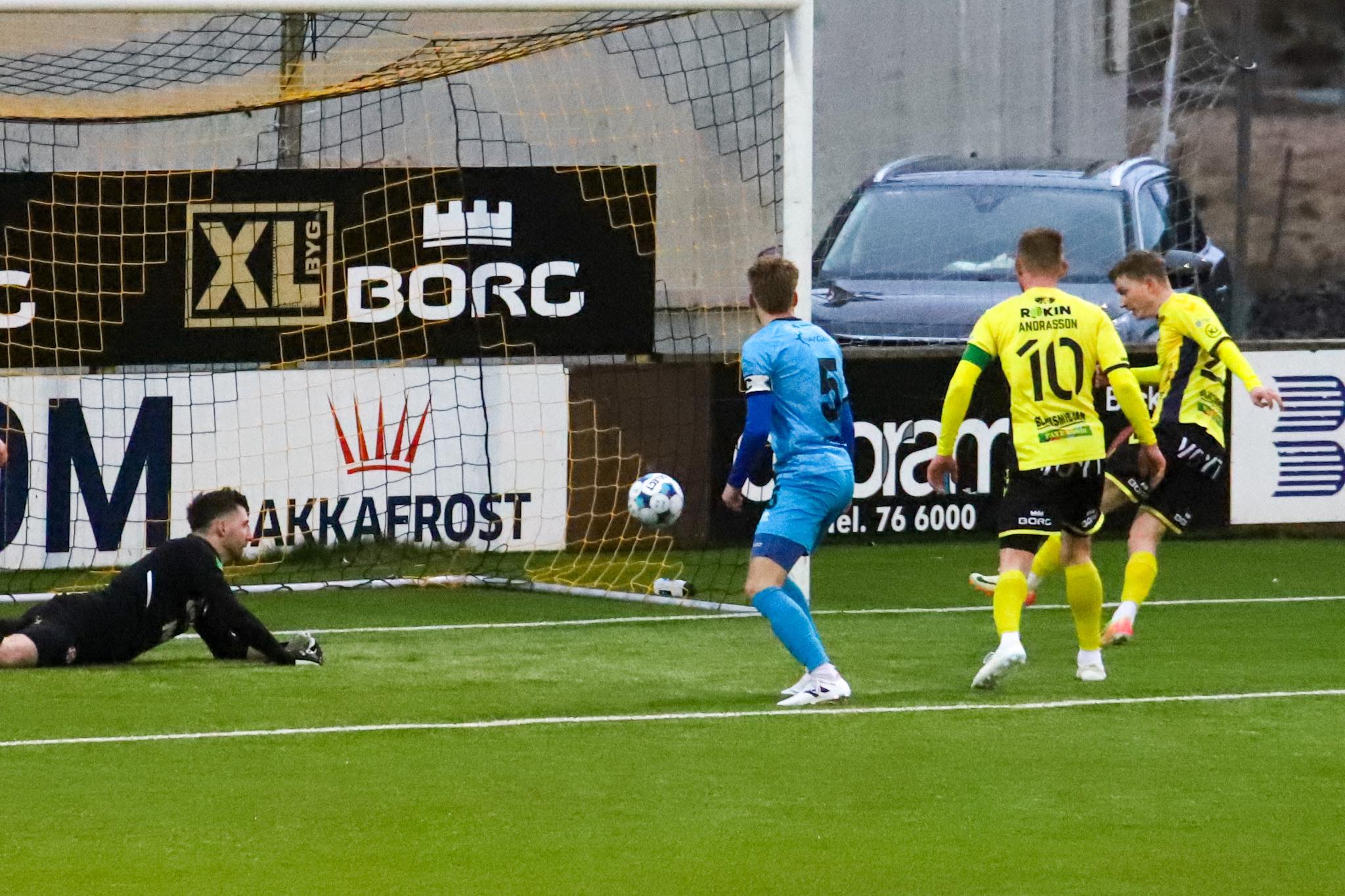 Í kvøld er ársins dystur