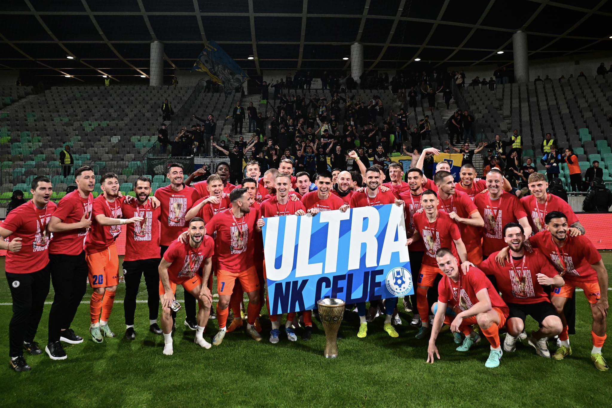 Hanus Sørensen og Celje eru steypavinnarar