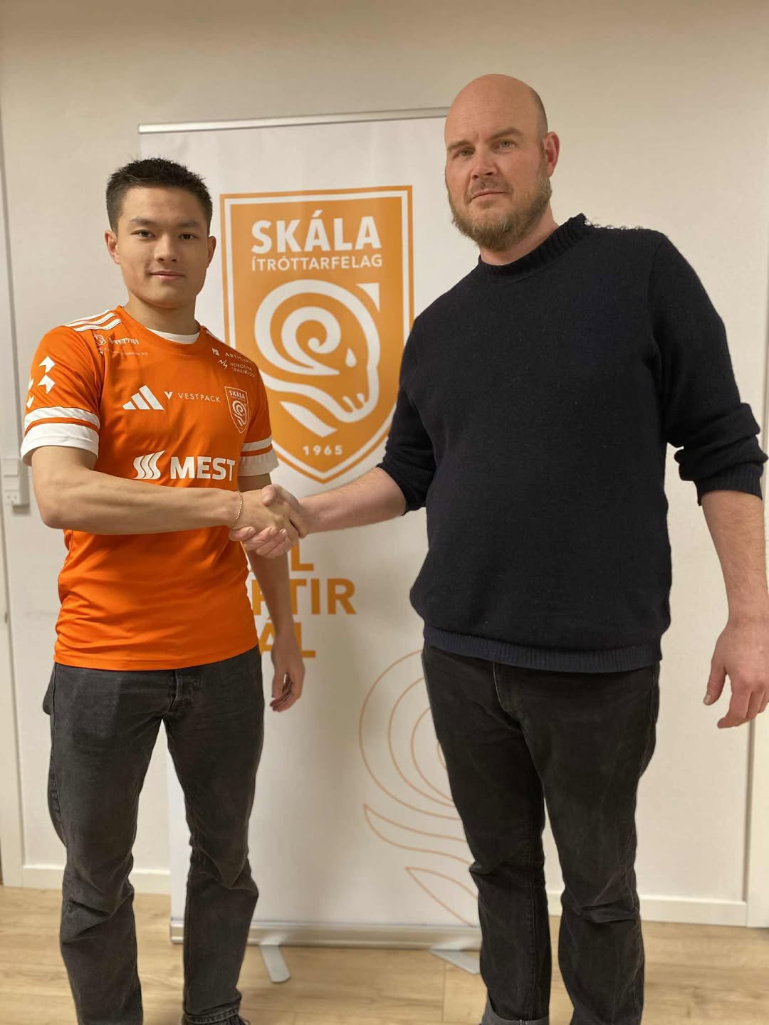 Frá 07 Vestur til Skála