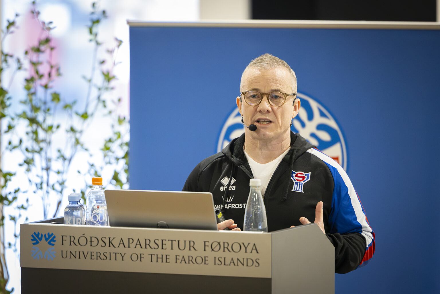 Soleiðis kunnu vit bjóða teimum stóru av