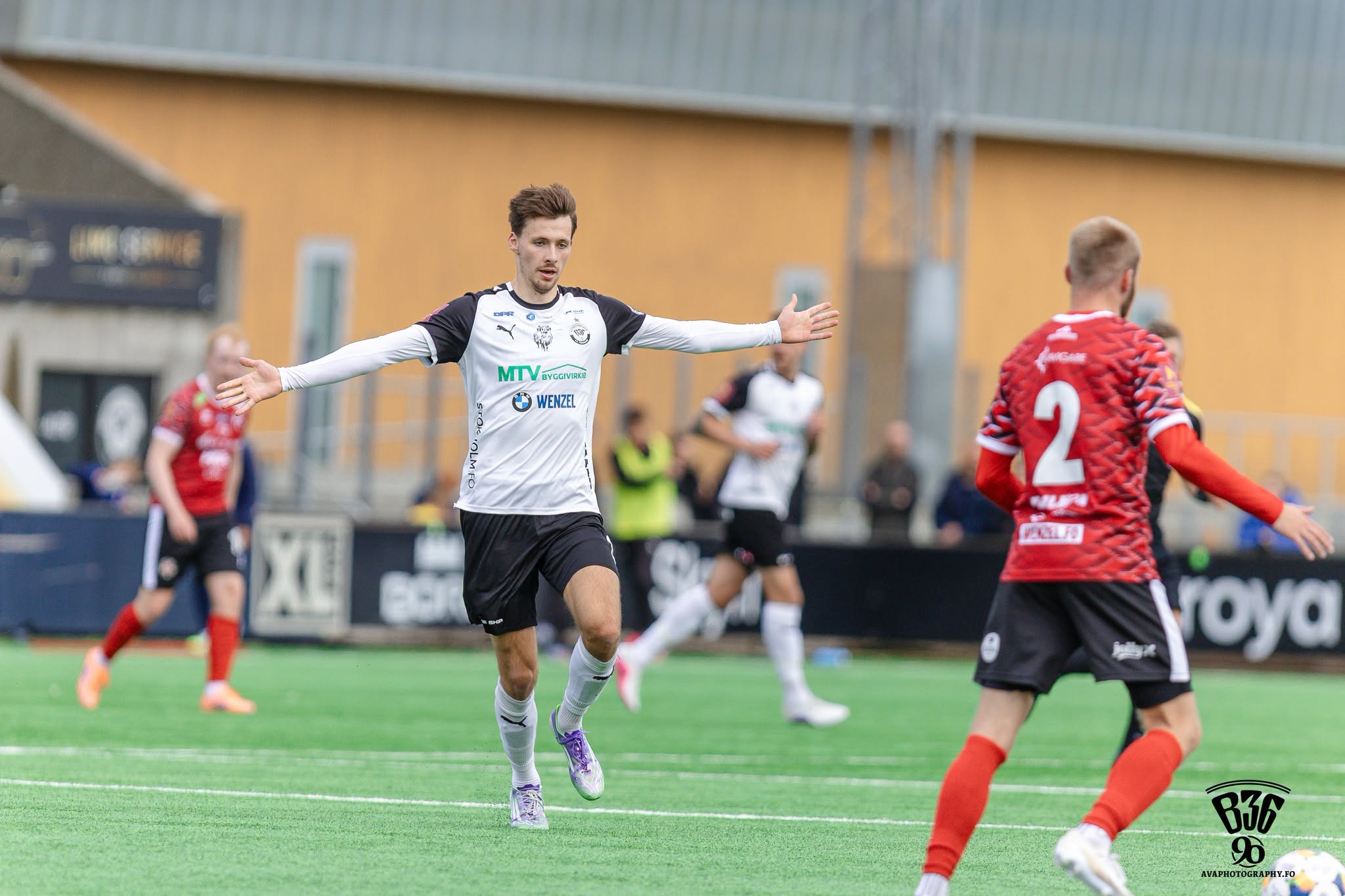 Stríðsmaður í B36 verður ikki við í 2027