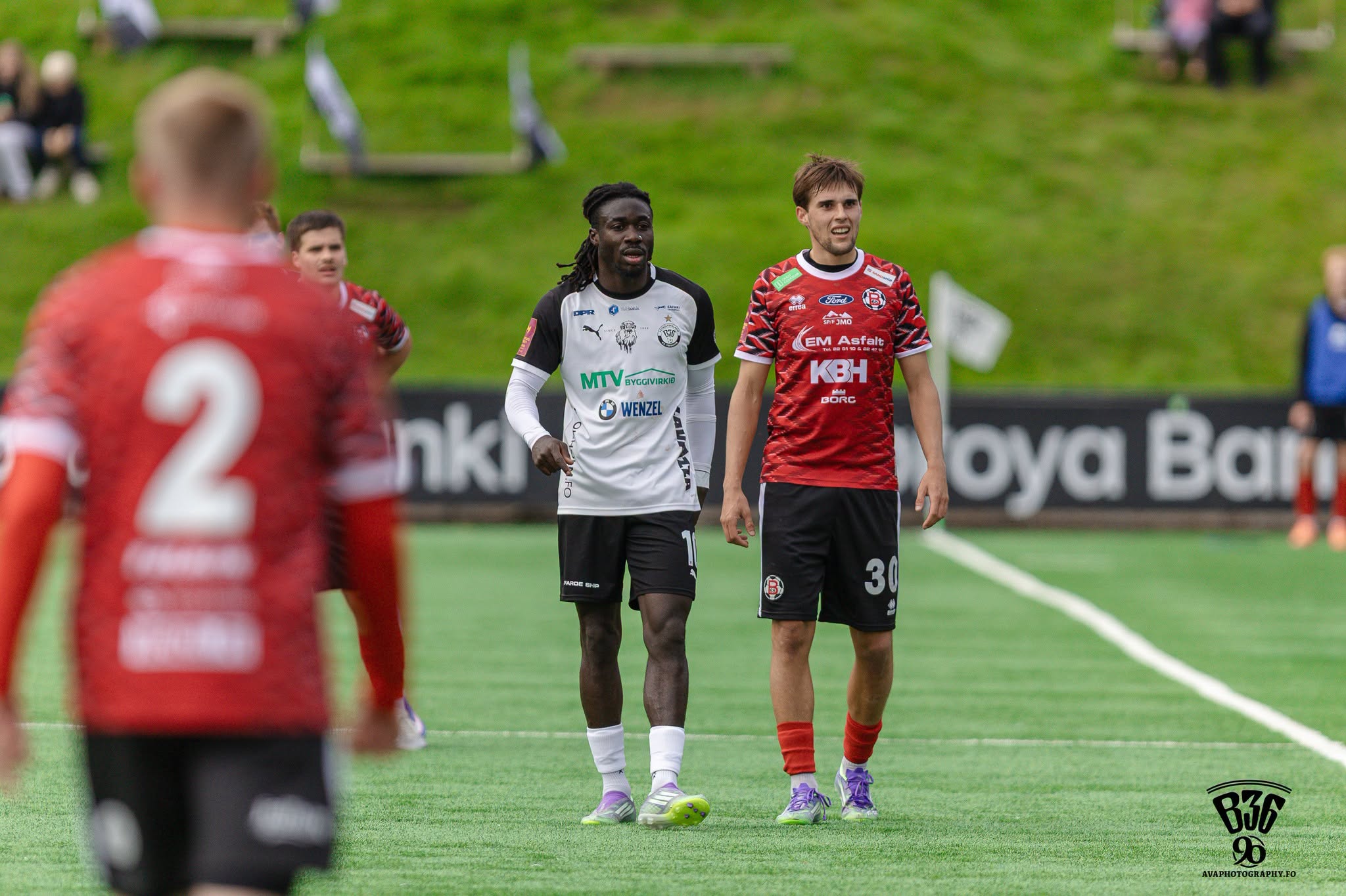 Hesir fýra spæla sínar síðstu minuttir í B68