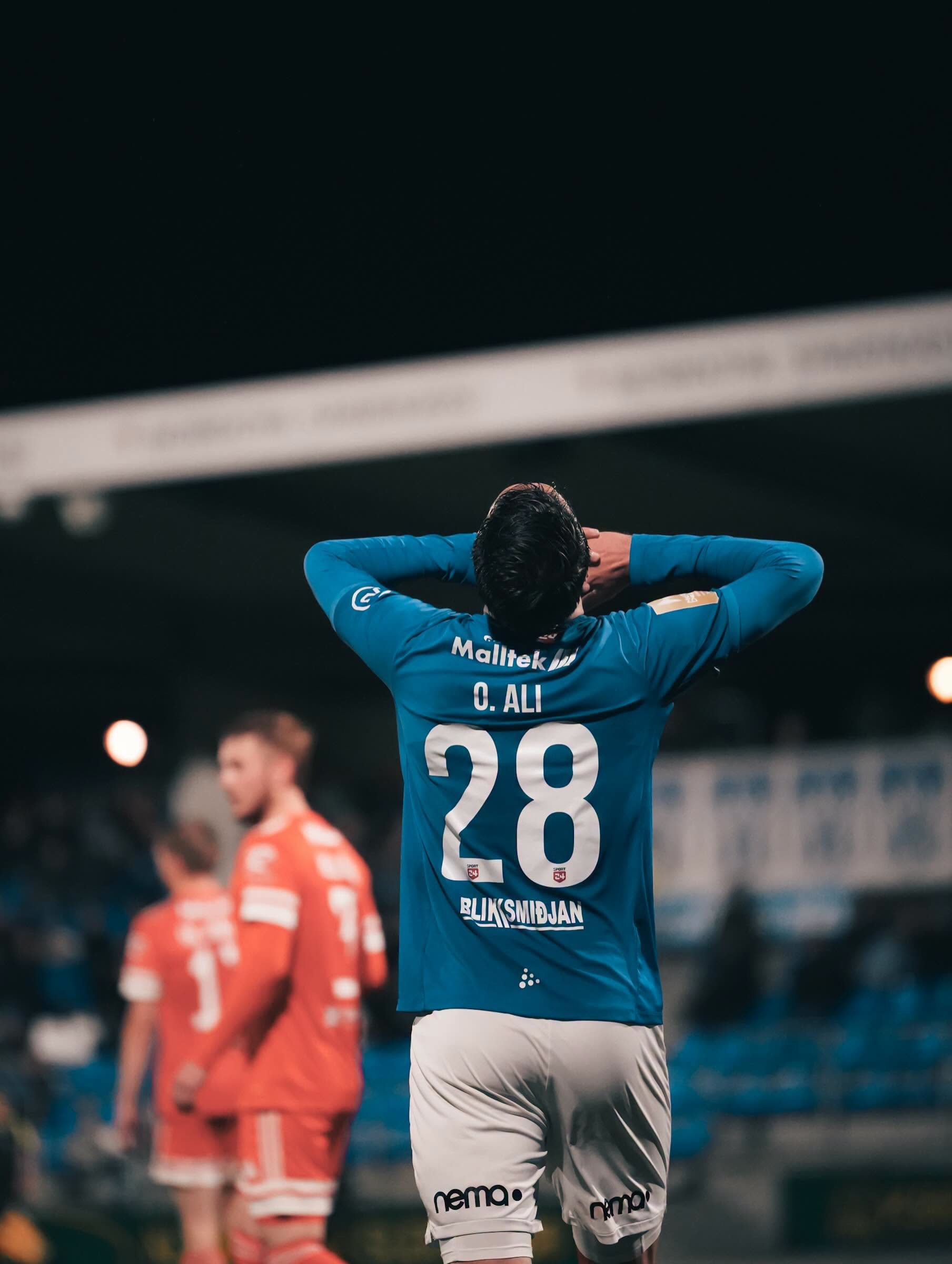 NSÍ økti leiðsluna til trý stig