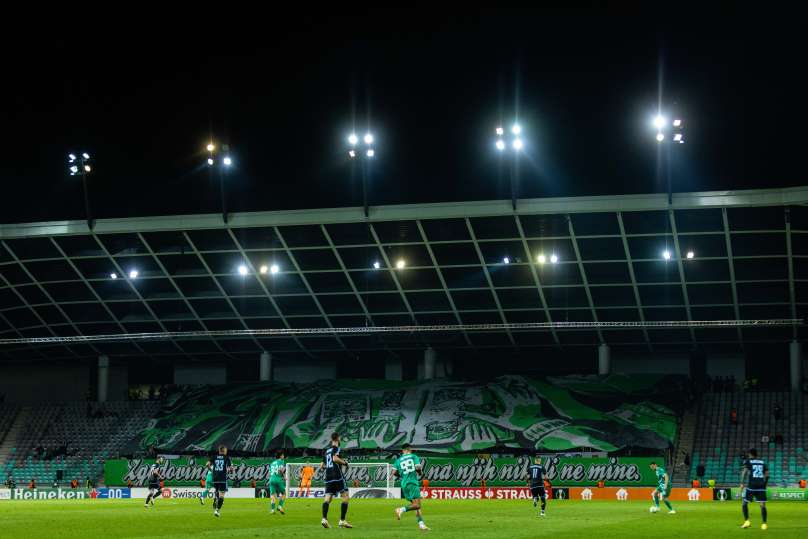 Lokalu áskoðararnir venda Olimpija Ljubljana bakið