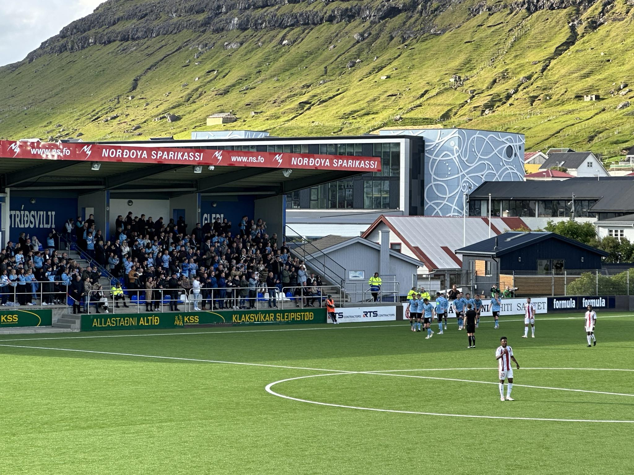 Hetta er dystarskráin um Víkingur kemur í deildarspæl