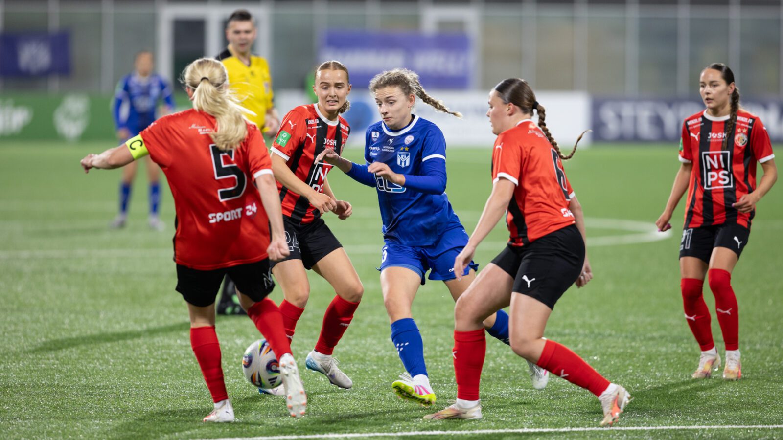 Blá og reyð-svørt finala