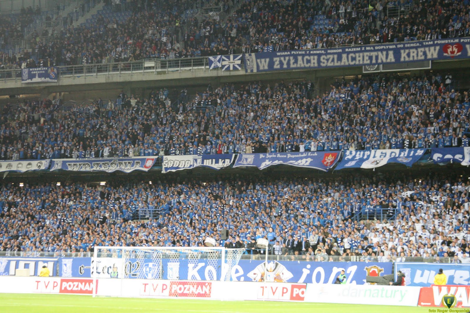 Yvir 10.000 atgongumerki seld til Lech Poznan–KÍ
