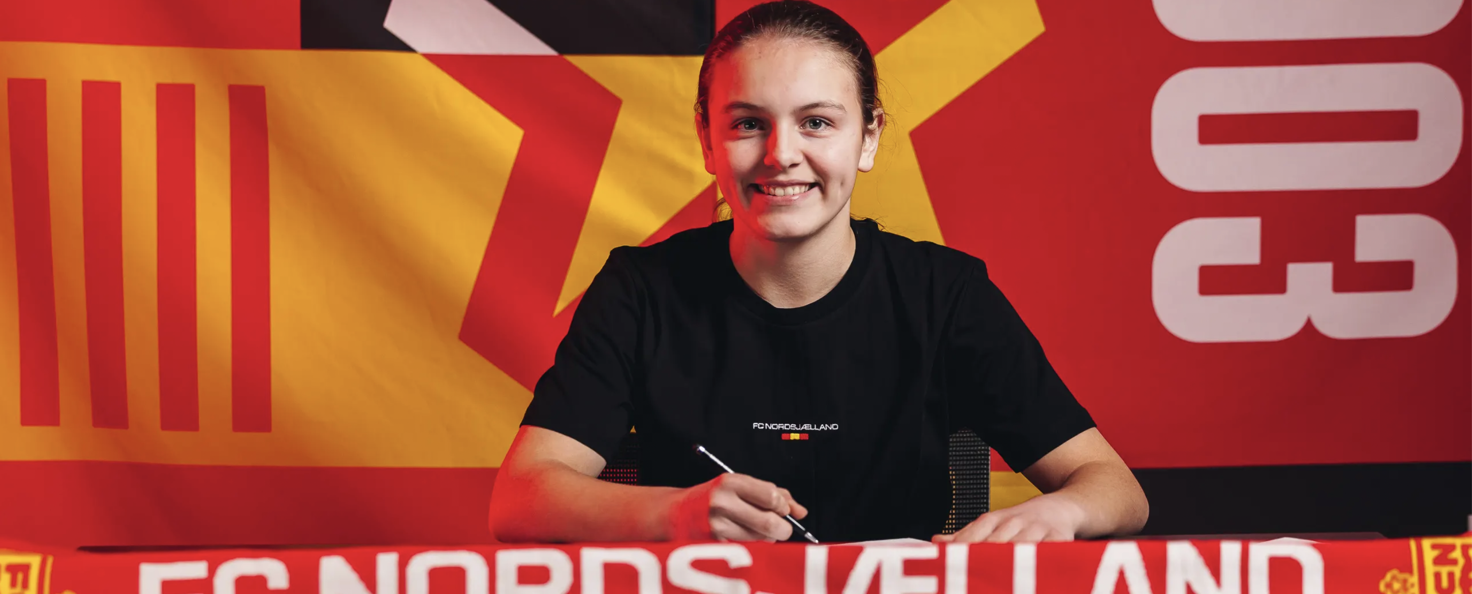 Sara Benjaminsen hevur skrivað undir