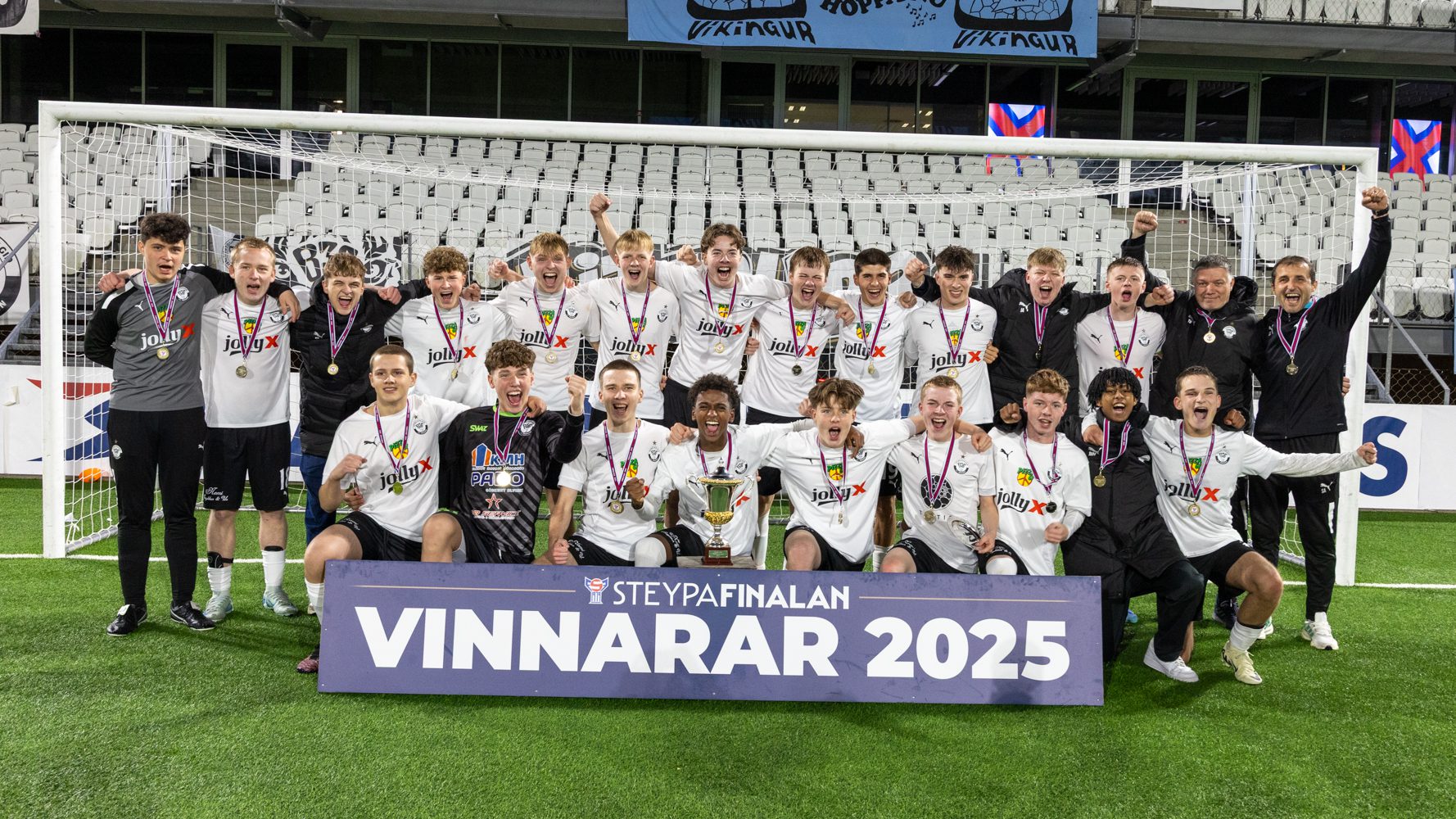 Fýra til B36 og eitt í part til Víking og Skála