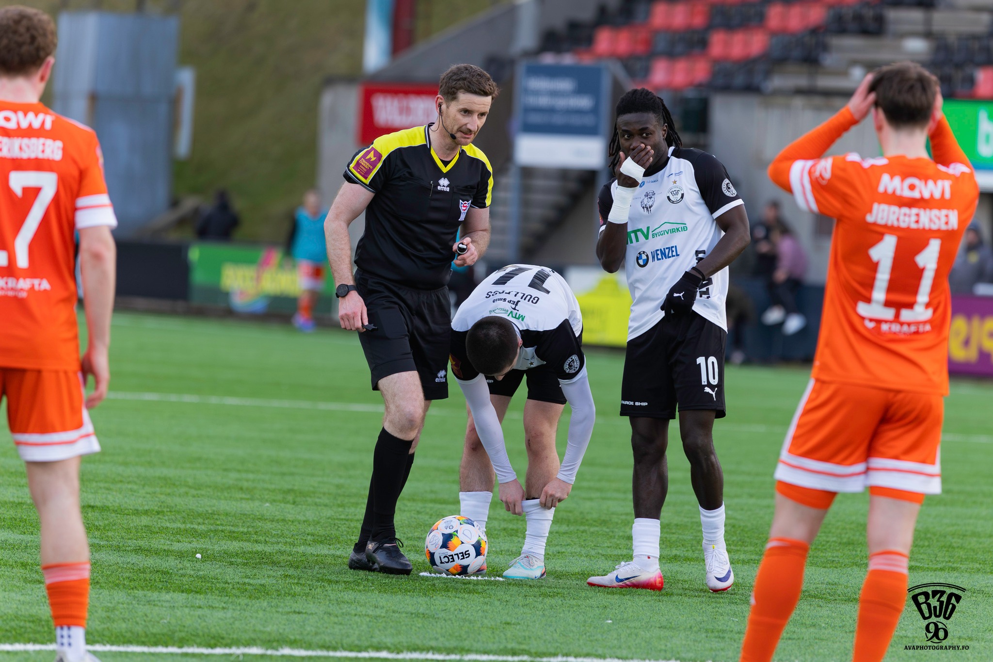 Hesir døma 17. umfar í MeistaraDeildini