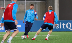 Frakland vitjar í dag