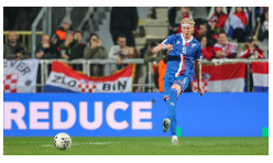 Andrias Edmundsson flytir føroysk fótbóltsmørk