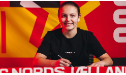 Sara Benjaminsen hevur skrivað undir